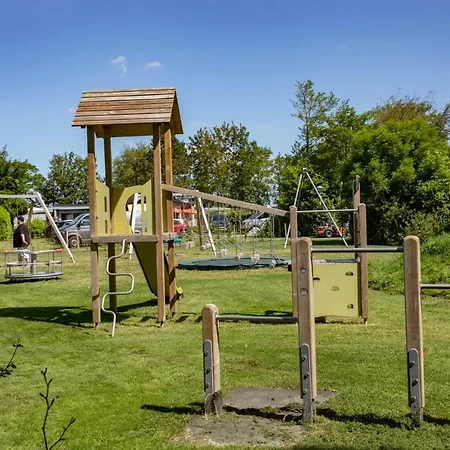 Chalé 505 Op Recreatiepark De Wielen Sint Maarten